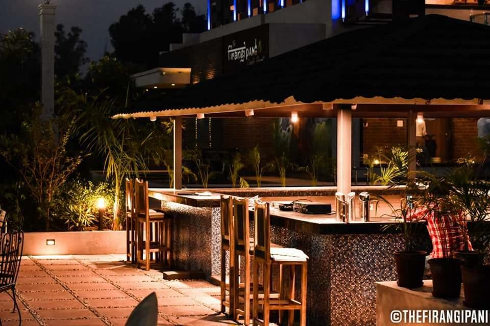 The Firangipani Country Resort Rājpura Extérieur photo